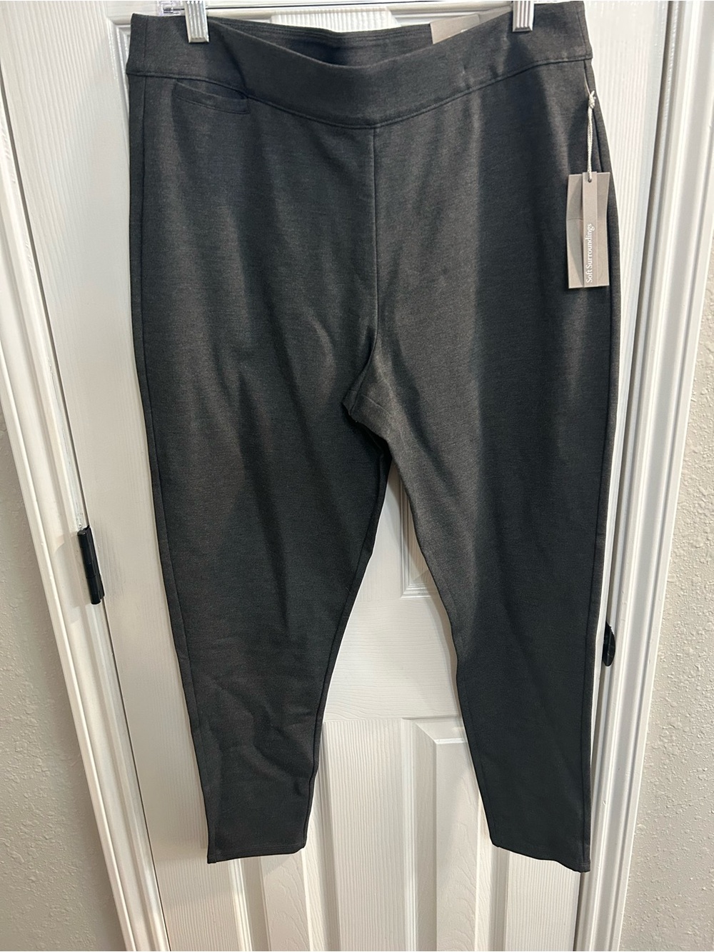 Soft Surroundings Essentials Ponte Knit Ankle Leggings Gray Size Large NWT